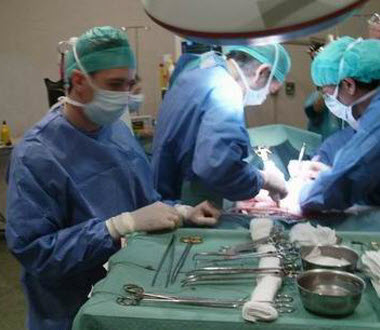 Vía libre para el cuarto trasplante de cara y el primero de piernas en España