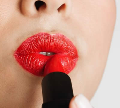 ¿Crees que el exceso de maquillaje interfiere en tu carrera? ¿Crees que el exceso de maquillaje interfiere en tu carrera?