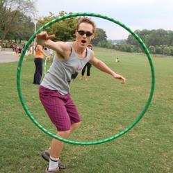 El hula hoops: no s贸lo para trabajar la zona media El hula hoops: no s贸lo para trabajar la zona media