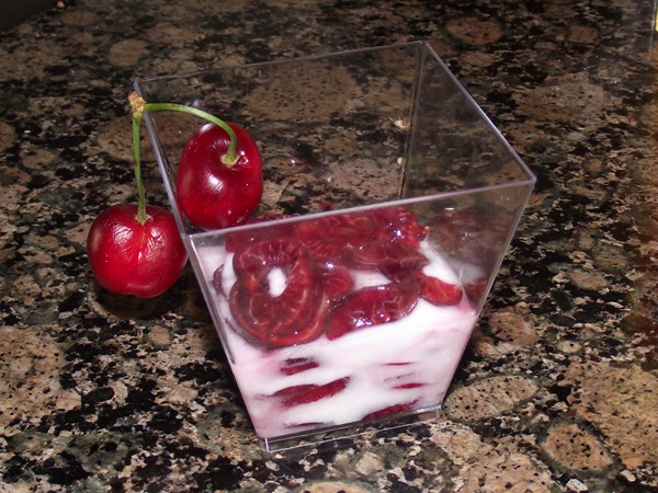 Milhojas Helado de Yogur y Cerezas
