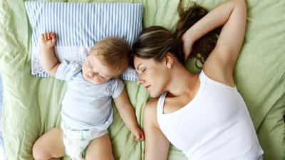 Las madres primerizas no tienen un descanso de calidad