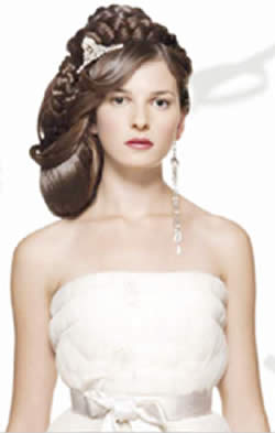 Los mejores peinados y maquillajes para novias