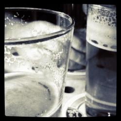 Alcohol en exceso durante fines de semana, mayor riesgo de infartos cardiacos