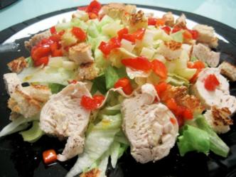 Un ejemplo de cena saludable: ensalada de pollo Un ejemplo de cena saludable: ensalada de pollo