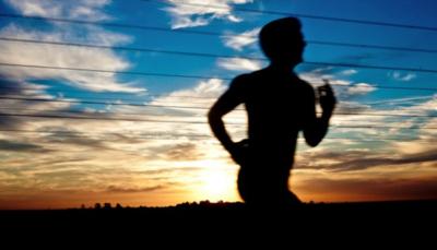 Las nueve de la tarde, una hora perfecta para salir a correr en verano correr-verano