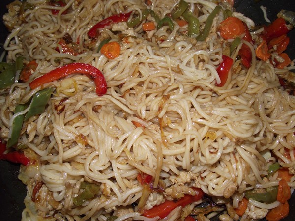 Fideos Chinos con Verduras y Carne Picada Fideos Chinos con Verduras y Carne Picada