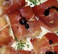 Pan de nuez con higos, miel y jamón ibérico Navidul Pan de nuez con higos, miel y jamón ibérico Navidul