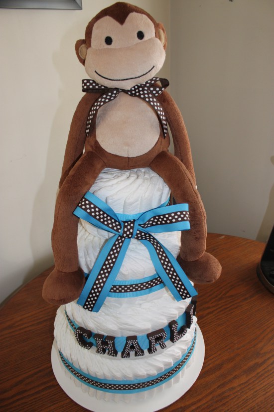 tartas-de-panales-la-nueva-tendencia-en-regalos-para-embarazadas-tarta-elaborada