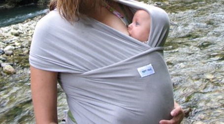 sleepy-wrap-baby-nursing