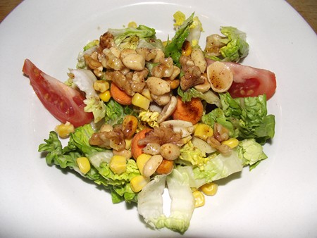 DSCF0410 450x600 Ensalada con vinagreta de frutos secos y rulo de cabra