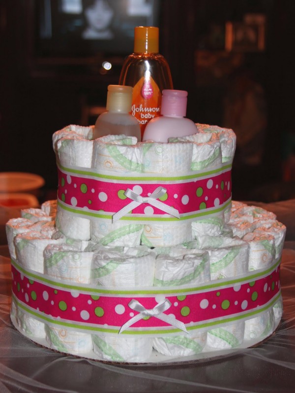 tartas-de-panales-la-nueva-tendencia-en-regalos-para-embarazadas-tarta-rosa-jabon