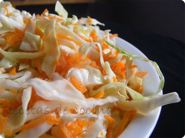 DSCF5109 Ensalada de col y zanahoria