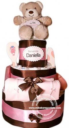 tartas-de-panales-la-nueva-tendencia-en-regalos-para-embarazadas-tarta-mibeberegordete