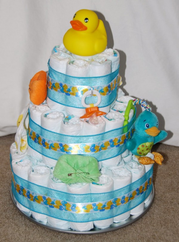 tartas-de-panales-la-nueva-tendencia-en-regalos-para-embarazadas-tarta-sencilla