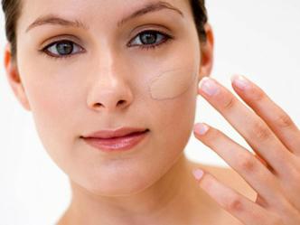 Bases de maquillaje: ¿sabes cuál le conviene a tu piel?