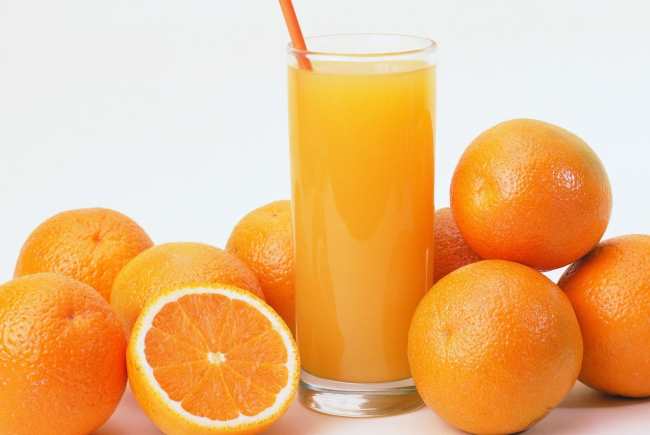 Zumo de naranja para una buena salud