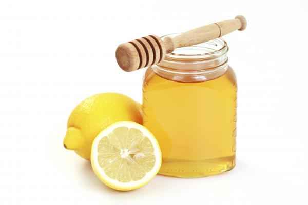 Miel y limón para el dolor de garganta