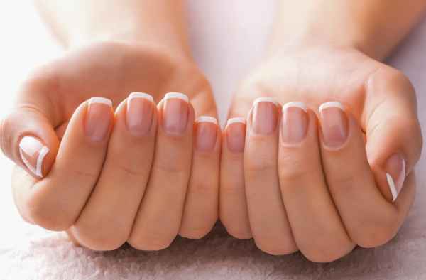 Cuidar nuestras uñas para evitar y sanar multiples problemas