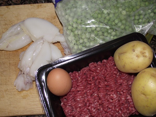 DSCF4517 recetas Albondigas con Sepia y Guisantes