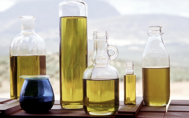 El aceite de oliva para tratar la tos y la garganta  1.jpg