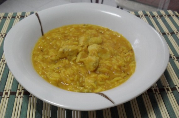 Pollo con arroz 2 Pollo con arroz, un cómodo almuerzo para dar a los niños