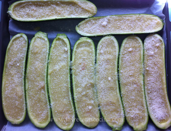 calabacines rellenos con queso a falta de horneado Calabacines rellenos de gambas