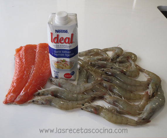 langostinos-salmon-y-leche-ideal langostinos salmon y leche ideal Pastel de salmón y langostinos, perfecto para ocasiones especiales