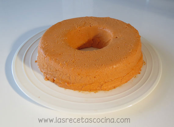 pudding-desmoldado pudding desmoldado Pastel de salmón y langostinos, perfecto para ocasiones especiales