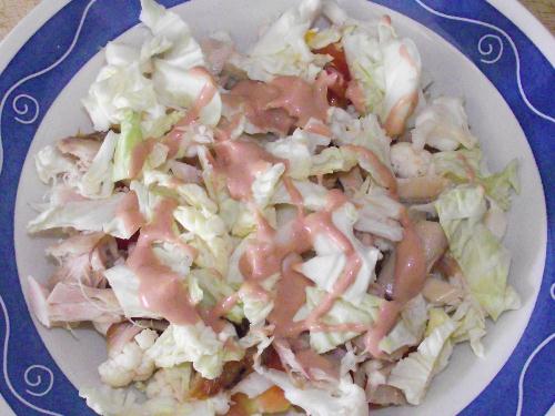 receta terminada1 Ensalada de pollo con salsa rosa