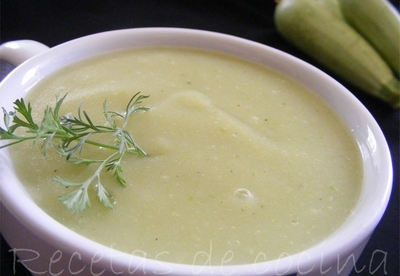 Crema de calabacines doble “S”: ¡Sana y Súper-fácil! Crema de calabacines doble “S”: ¡Sana y Súper-fácil!