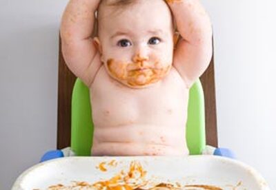 Mi bebe no quiere comer Mi bebe no quiere comer