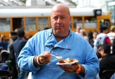 Andrew Zimmern no le hace asco a nada Andrew Zimmern no le hace asco a nada