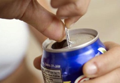Los efectos adversos de las bebidas energizantes Los efectos adversos de las bebidas energizantes