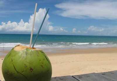 Beneficios del agua de coco Beneficios del agua de coco