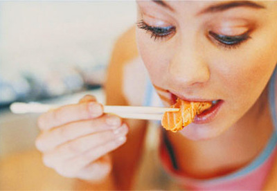 ¿Cómo masticar correctamente los alimentos? Aprenda a masticar para bajar de peso ¿Cómo masticar correctamente los alimentos? Aprenda a masticar para bajar de peso