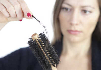 Como controlar la caída del cabello sin mucho esfuerzo Como controlar la caída del cabello sin mucho esfuerzo