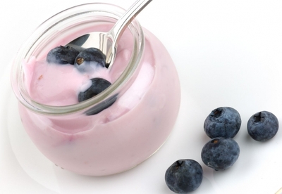 Desintoxicante natural a base de arándanos y yogurt Desintoxicante natural a base de arándanos y yogurt