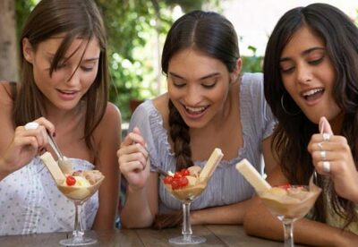 En verano aumentamos de 2 a 3 kilos de peso En verano aumentamos de 2 a 3 kilos de peso