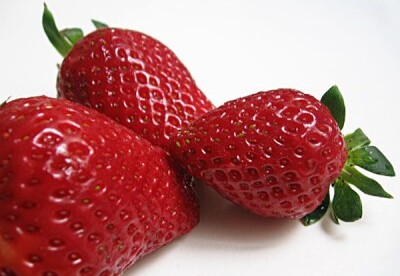 Las fresas tienen muchos beneficios Las fresas tienen muchos beneficios