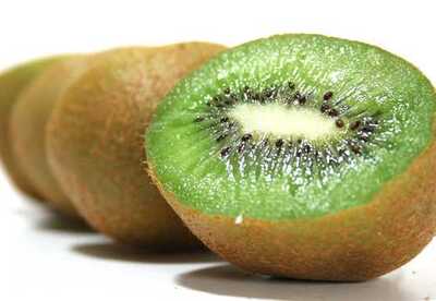 Kiwi, qué beneficios que aporta a nuestra dieta Kiwi, qué beneficios que aporta a nuestra dieta