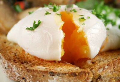 Receta de huevos escalfados al microondas Receta de huevos escalfados al microondas