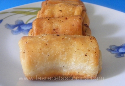 Enrolladitos rellenos de atún y calabacín Enrolladitos rellenos de atún y calabacín