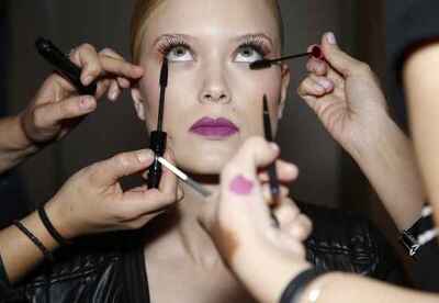 Riesgos del compartir maquillaje que podría generar Riesgos del compartir maquillaje que podría generar