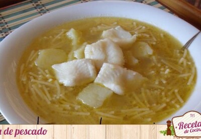 Sopa de pescado con fideos, reconstituyende para después de las fiestas Sopa de pescado con fideos, reconstituyende para después de las fiestas