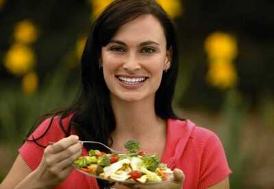 5 alimentos que ayudan a deshinchar el abdomen 5 alimentos que ayudan a deshinchar el abdomen
