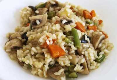 Arroz con verduras y champiñones Arroz con verduras y champiñones