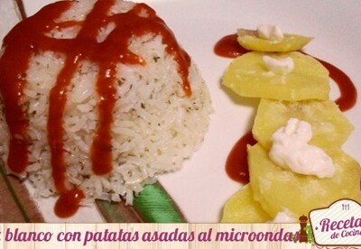 Arroz blanco con patatas asadas en el microondas Arroz blanco con patatas asadas en el microondas
