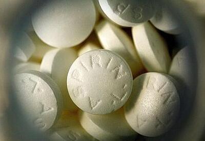 Tomar una aspirina al día con leche para evitar el cáncer Tomar una aspirina al día con leche para evitar el cáncer
