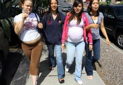 Riesgos del embarazo adolescente Riesgos del embarazo adolescente