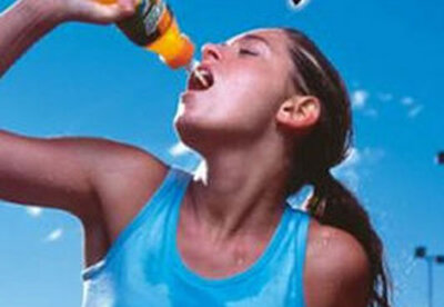 El peligro de las bebidas energizantes El peligro de las bebidas energizantes